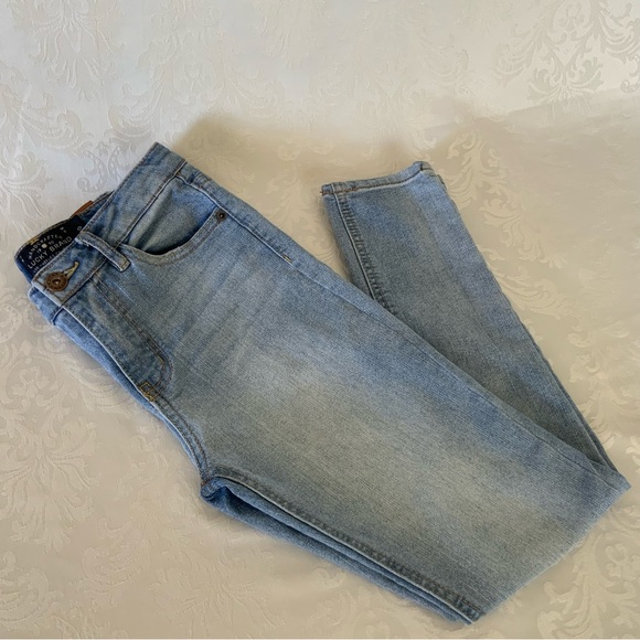 Girls Lucky Brand Light wash Skinny Jeans - Picture 1 of 7